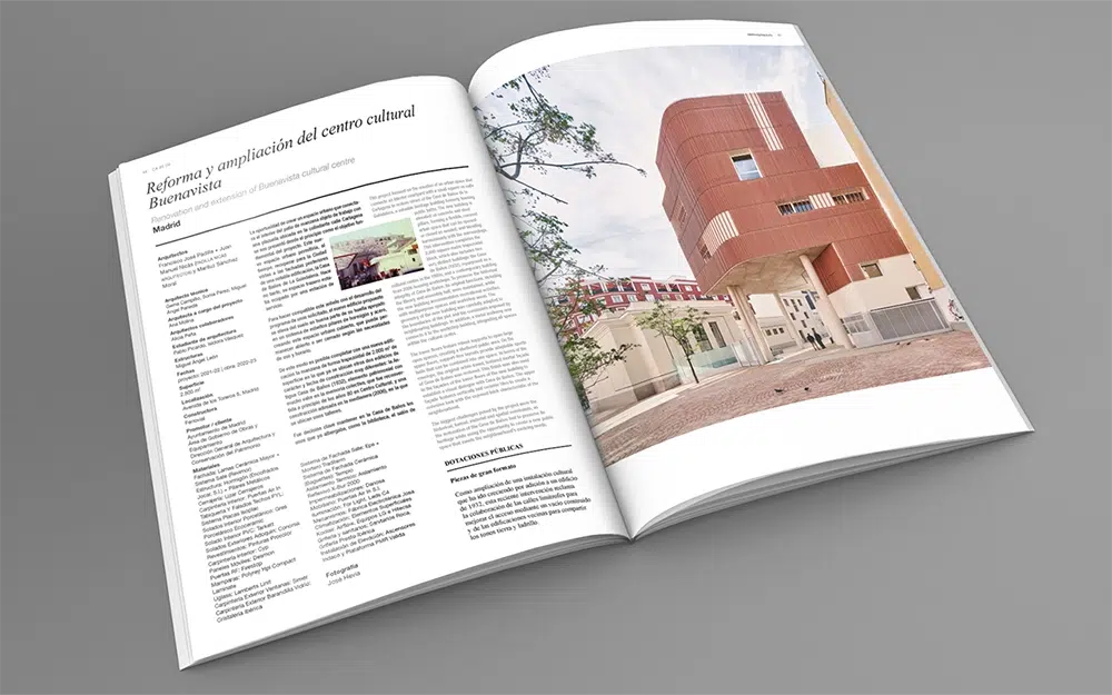 Vista de dos páginas de la revista en papel conarquitectura 93: envolvente suelo-pared-cubierta