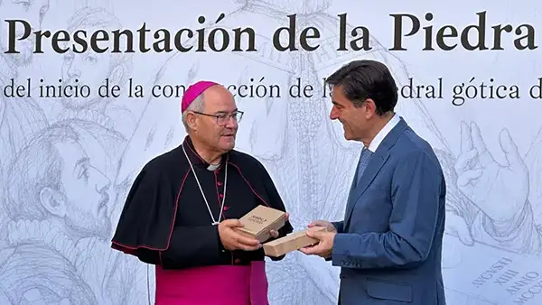 Ocho siglos de historia en la palma de la mano: La Paloma Cerámicas y la Primera Piedra de la Catedral de Toledo